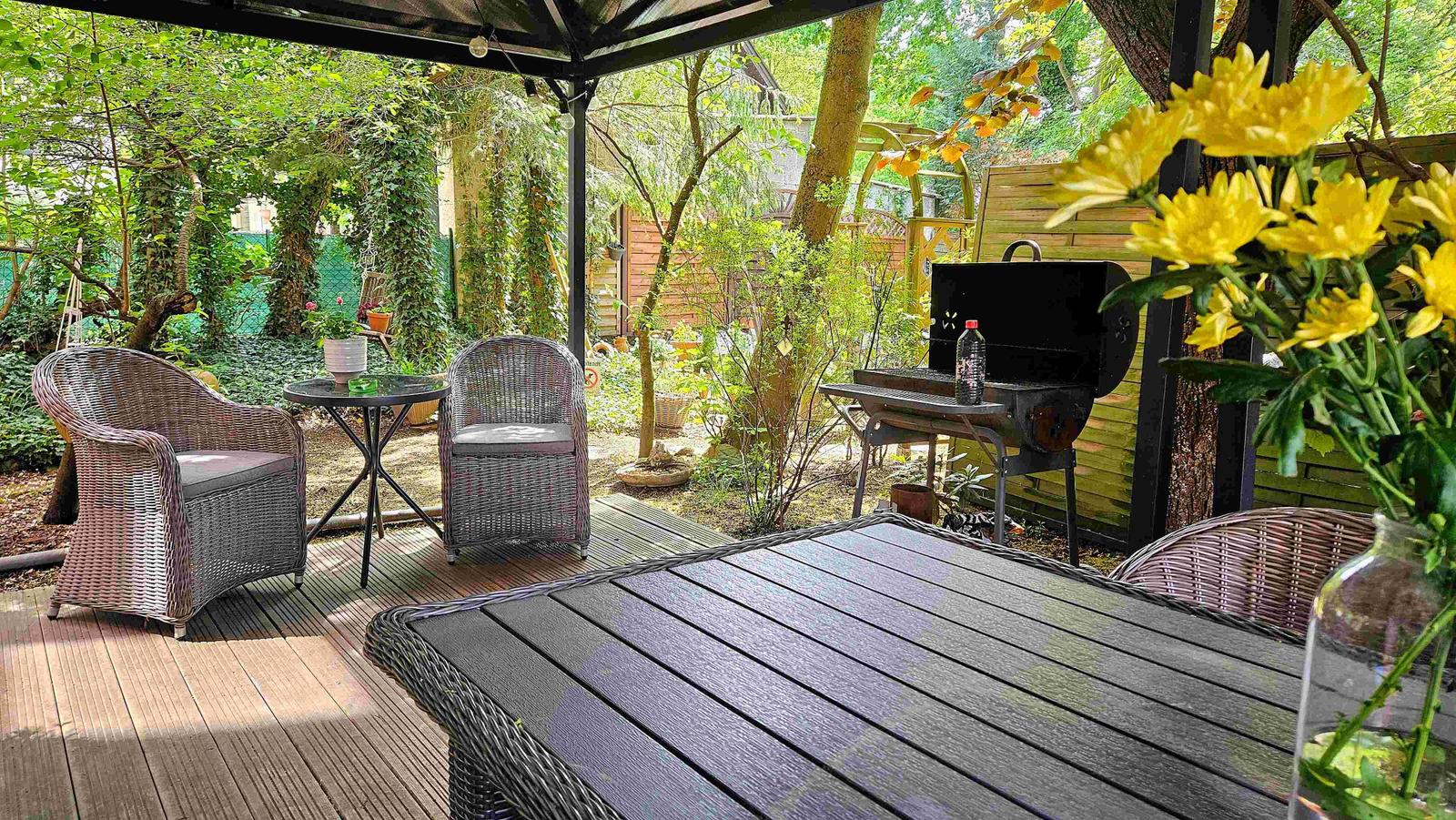 nach einem ereignisreichen Tag ist im Garten bei günstiger Witterung Relaxen oder Grillen angesagt