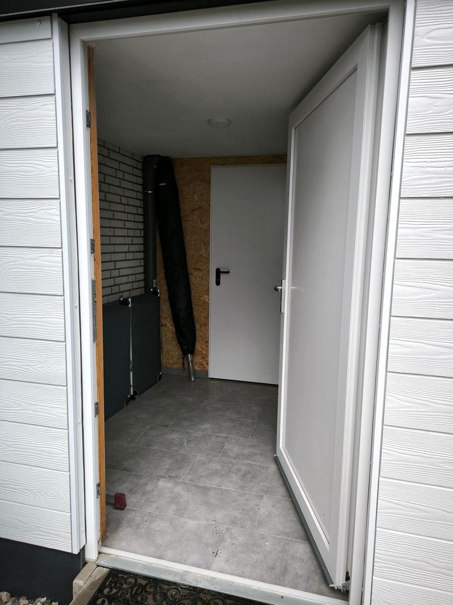 Verschließbarer Abstellraum (z.B. für Räder)