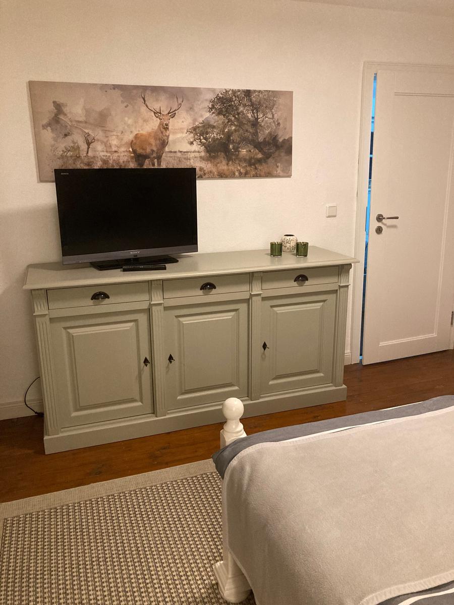 Schlafzimmer mit TV
