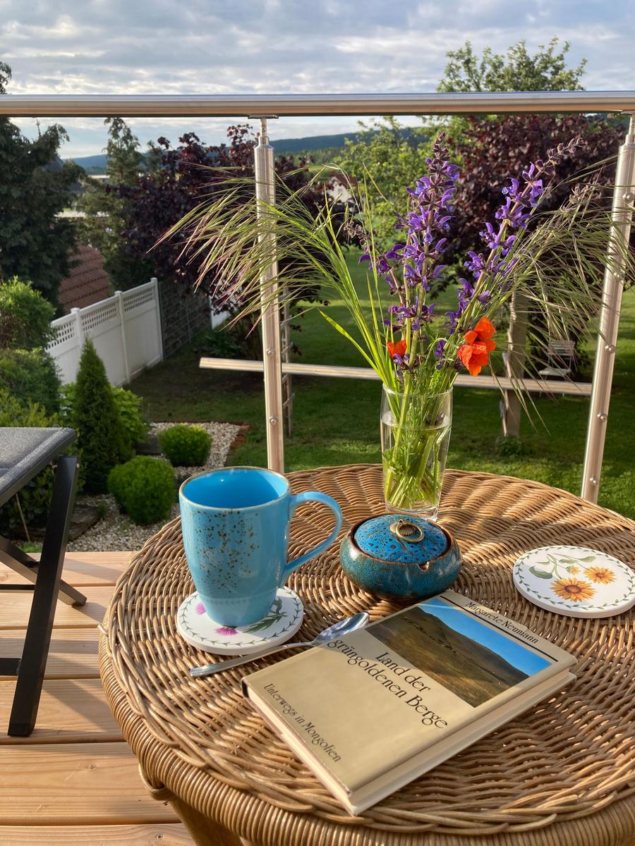 Morgenstunde auf dem Balkon