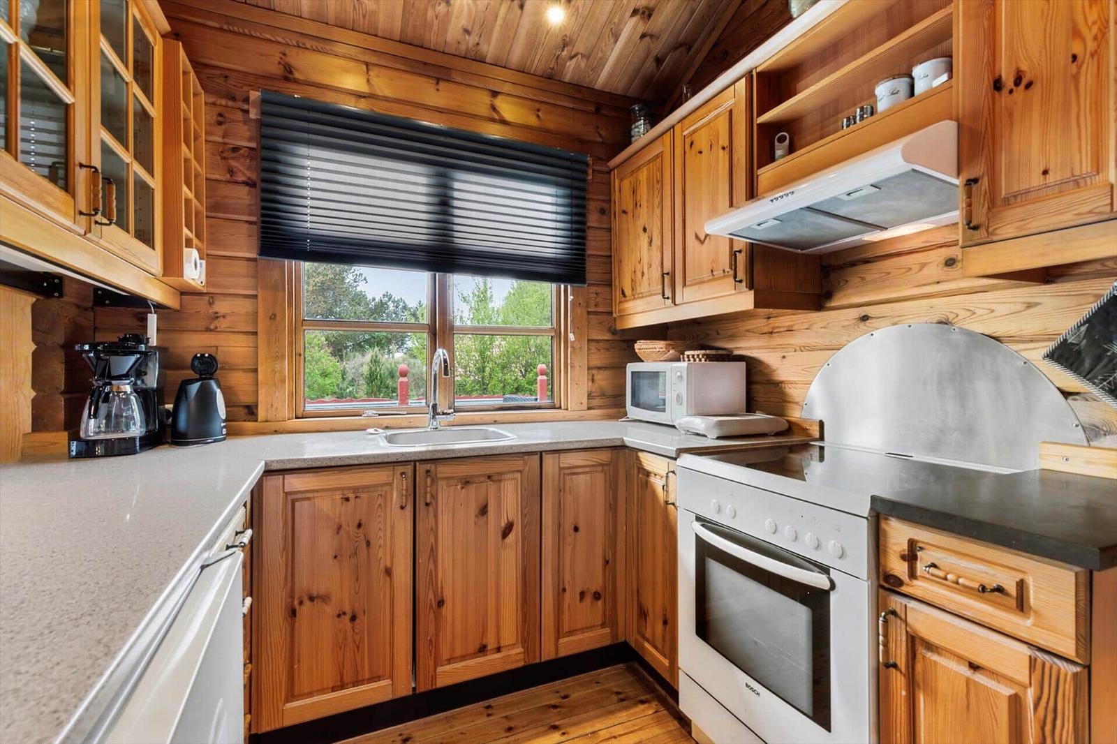 Kitchen/family room