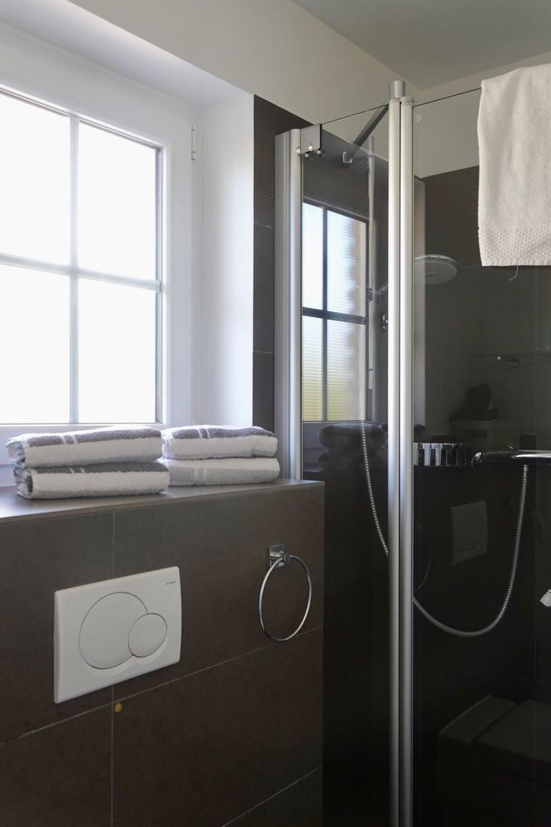Duschbad EG, Fenster, WC