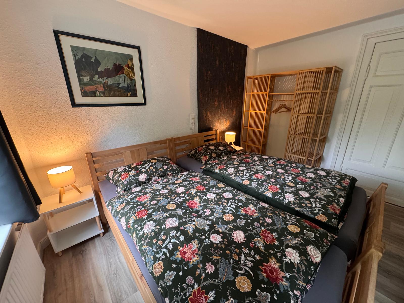 Schlafzimmer (3) mit 2 Einzelbetten