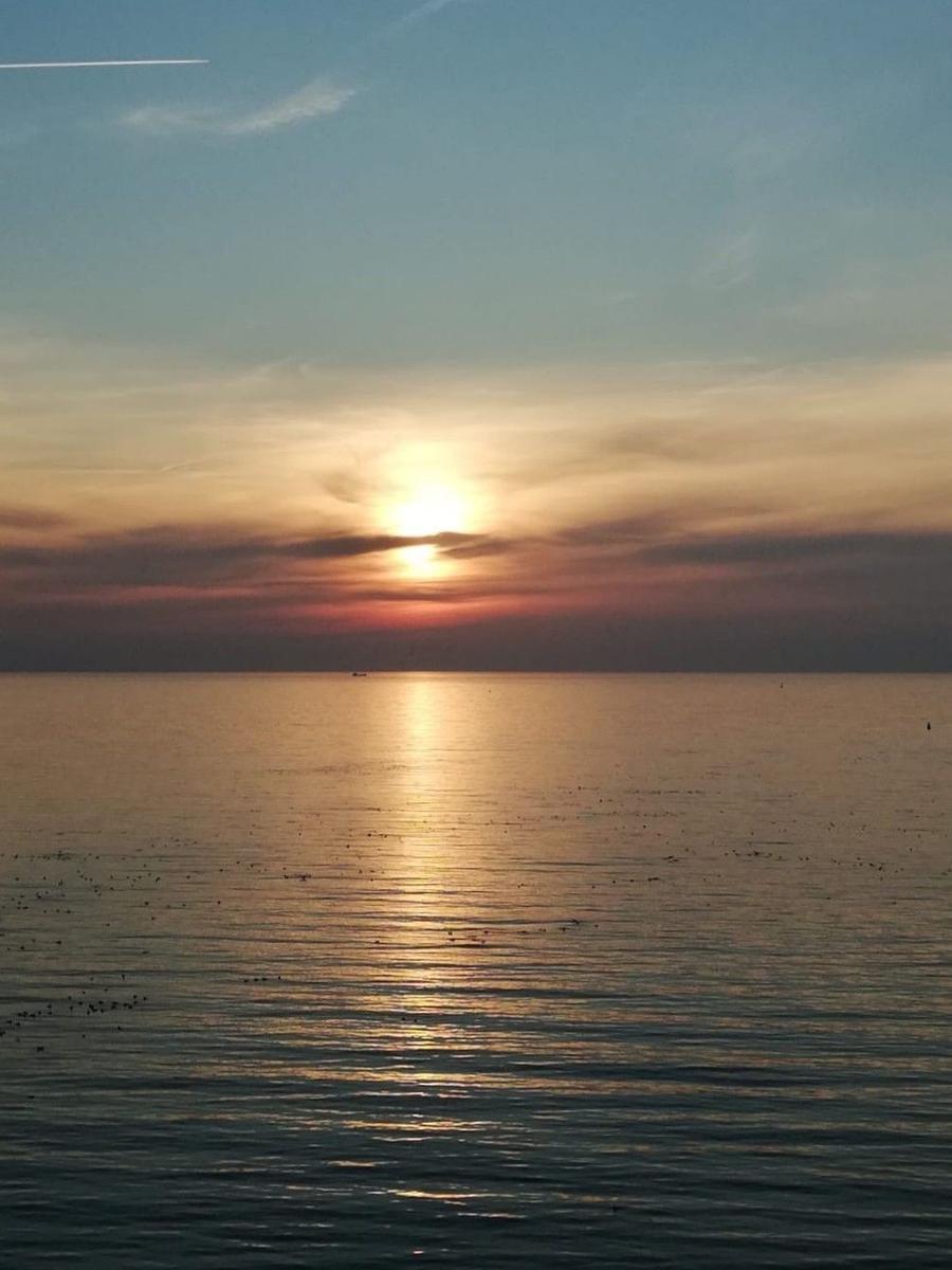 Goldene Sonnenuntergänge - Strand Westermarkelsdorf 5 km entfernt