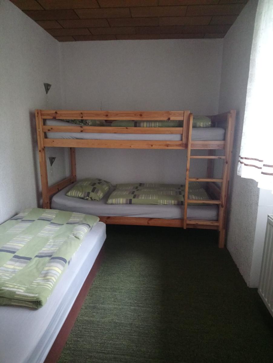 Schlafzimmer 2