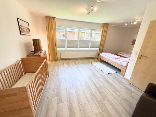 Zweites Schlafzimmer mit zwei Einzelbetten