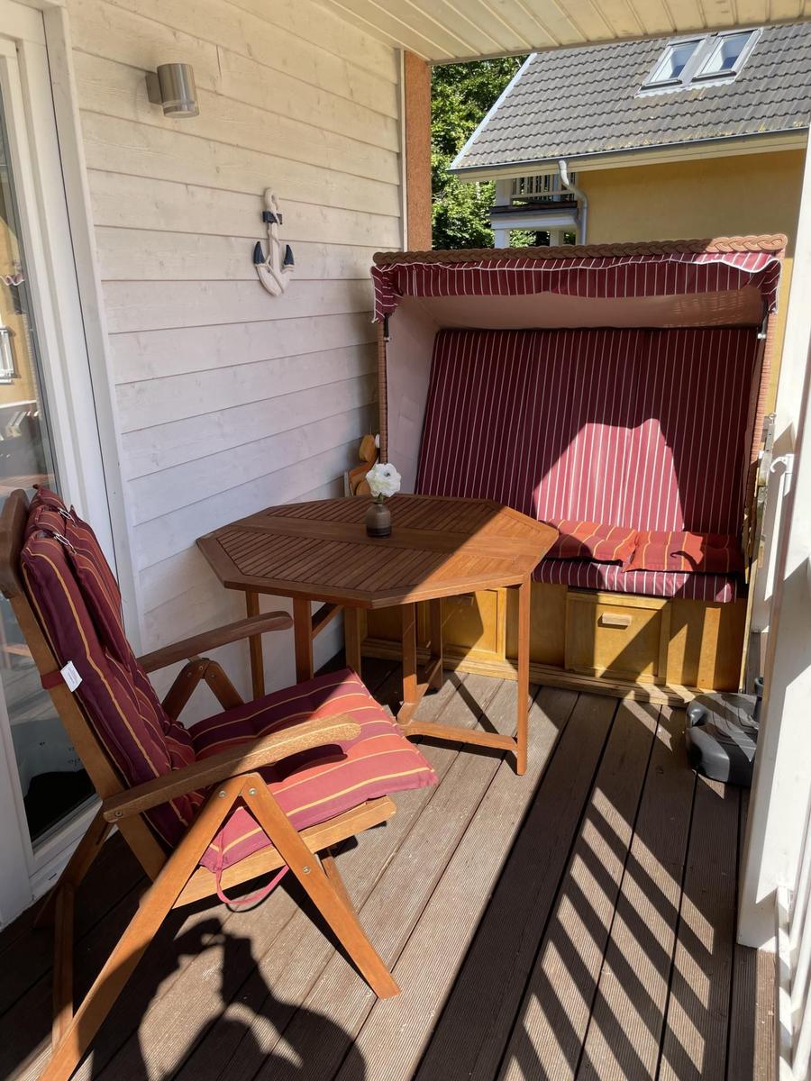 Balkon mit Strandkorb