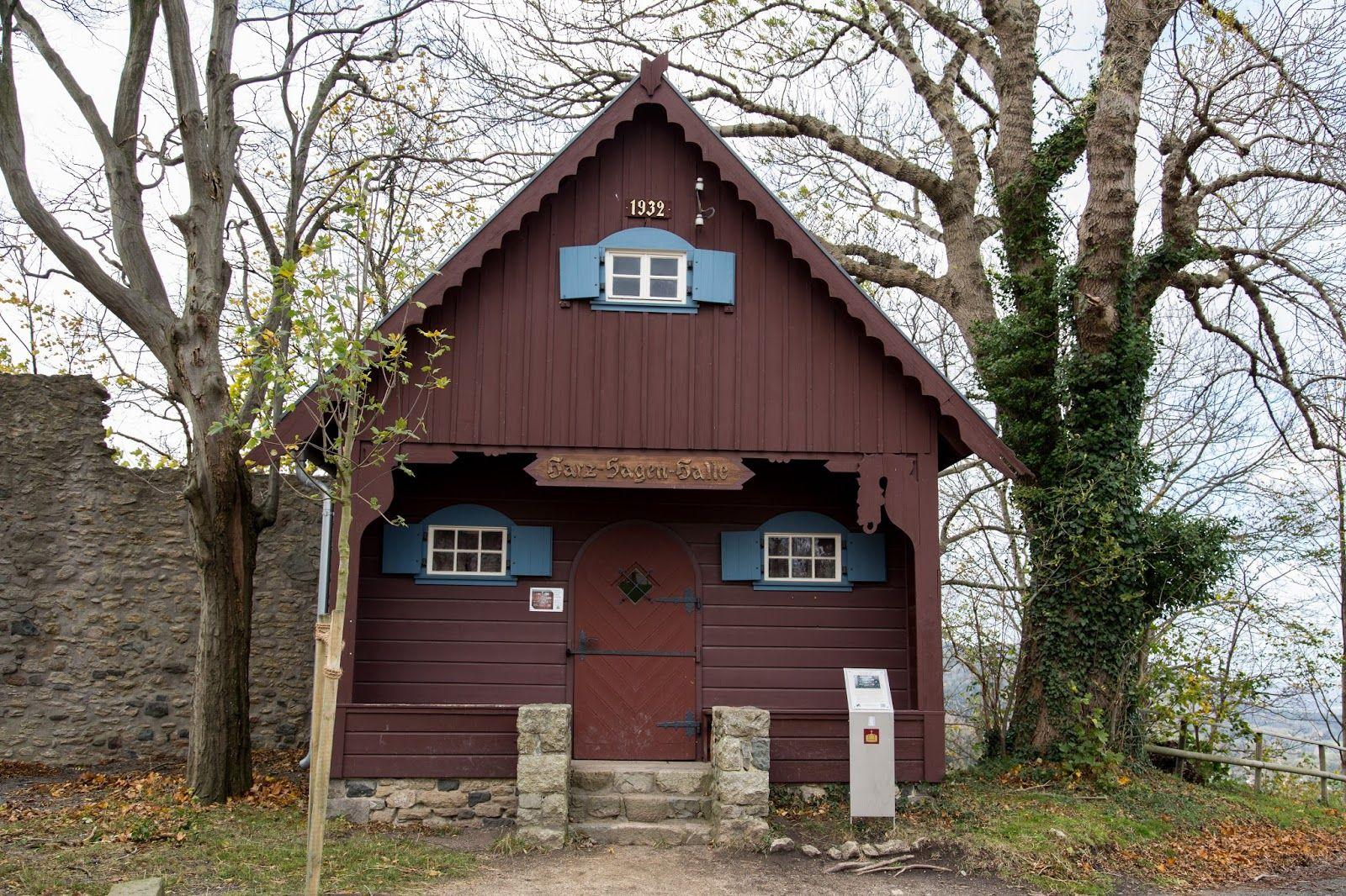 Die Harz-Sagen-und Märchen-Halle auf dem Burgberg
Wir empfehlen eine Einkehr