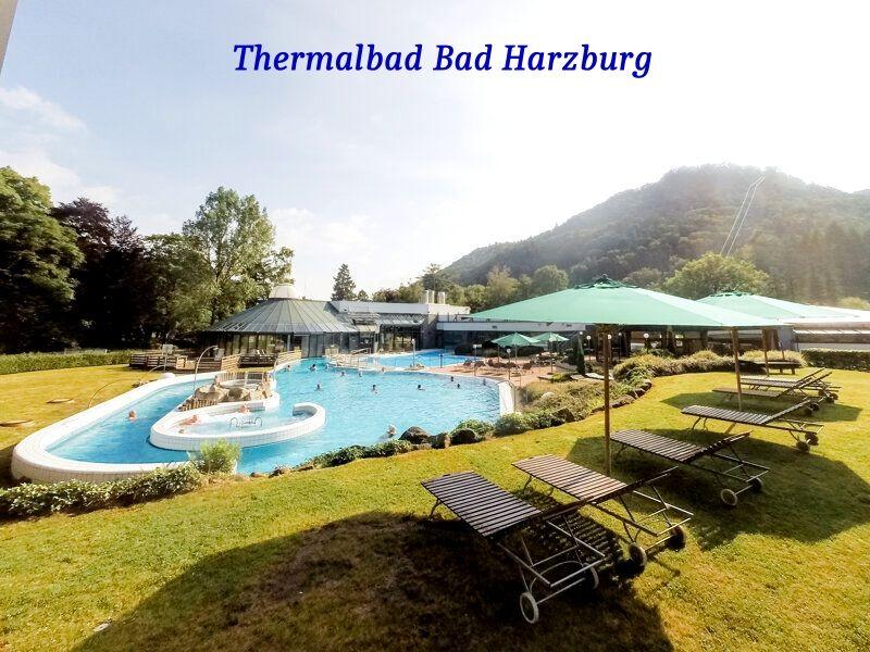 Thermalbad mit Innen - und Außenbecken und noch viel mehr.....