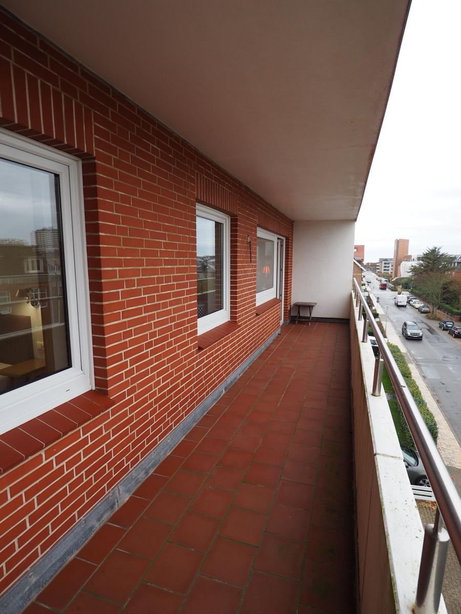 Balkon mit Blick auf Strandübergang