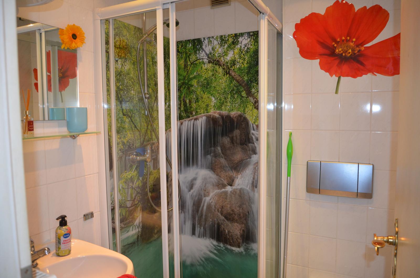 Dusche mit WC und WB