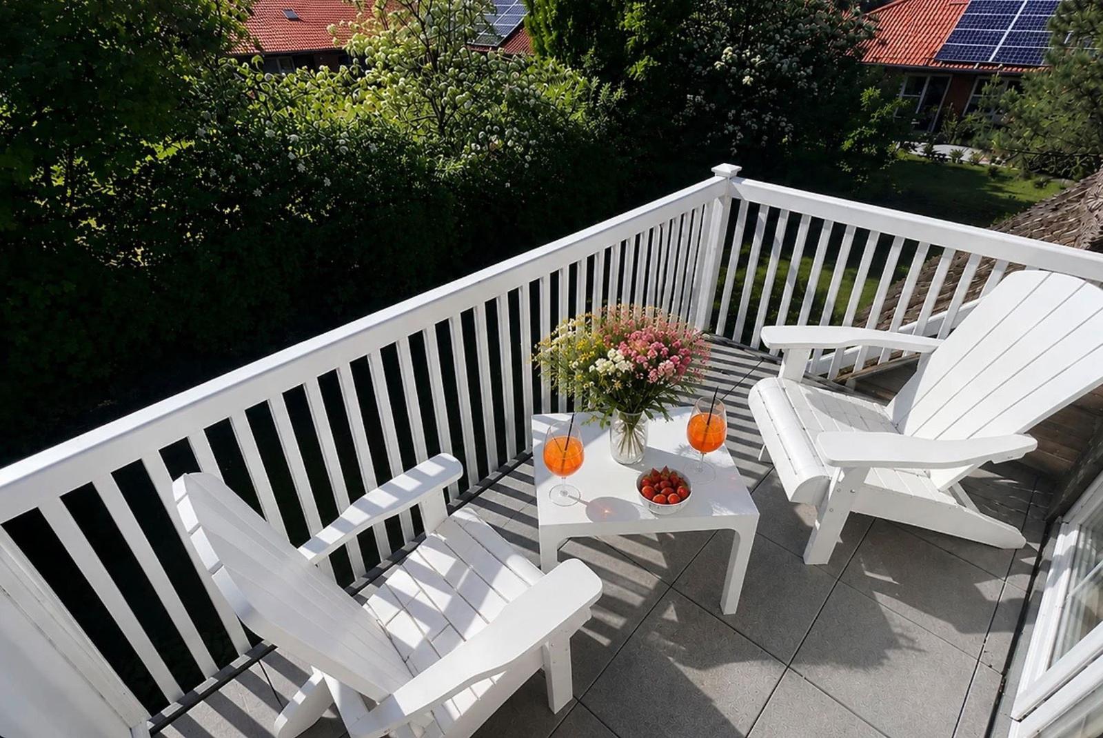 Balkon mit Blick zum Garten...