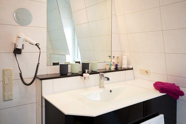Großes Badezimmer