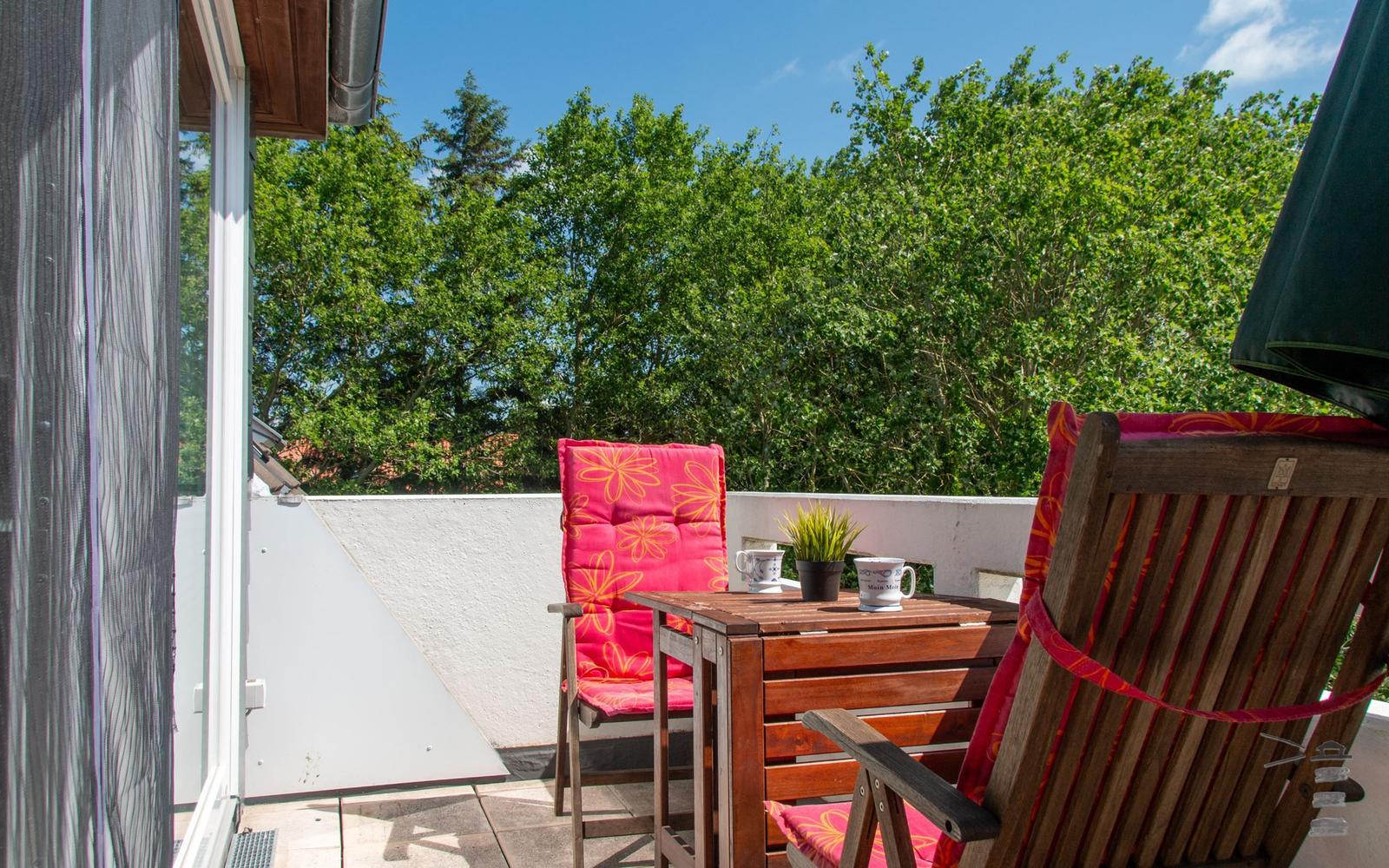 möblierter Balkon...