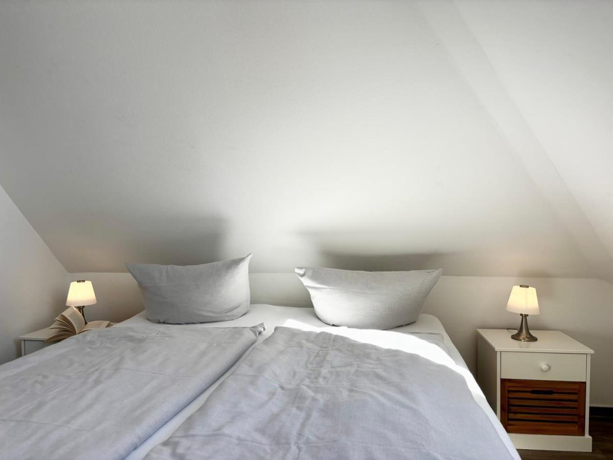 Schlafzimmer mit Doppelbett