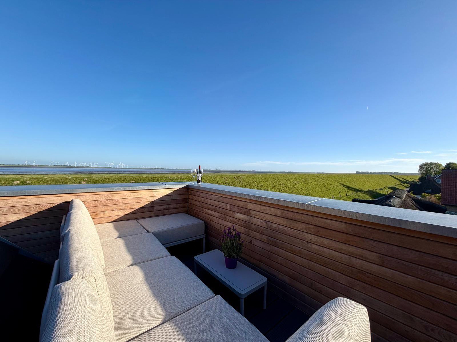 Der Südwest-Balkon mit Aussicht über die Eidermündung