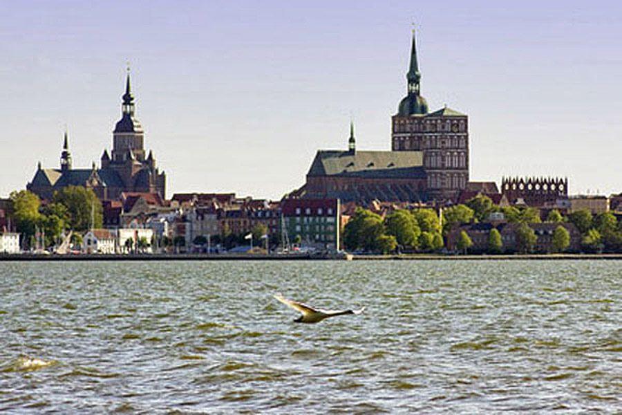 Hansestadt Stralsund nur 10 km entfernt