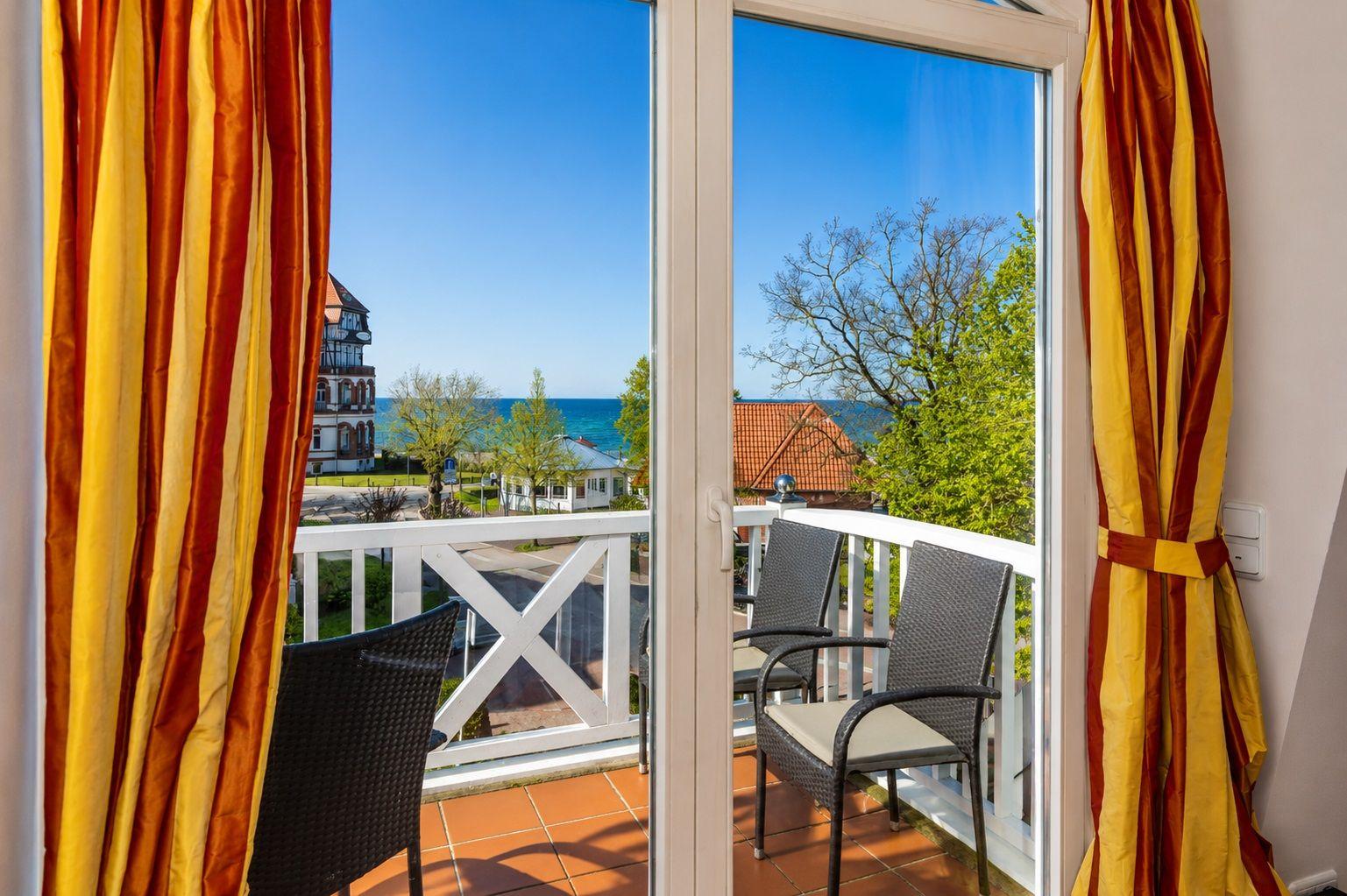 Wonhzimmer mit Meeresblick