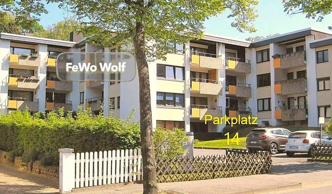 Hinten links liegt die FeWo (geschützt von beiden Seiten)
