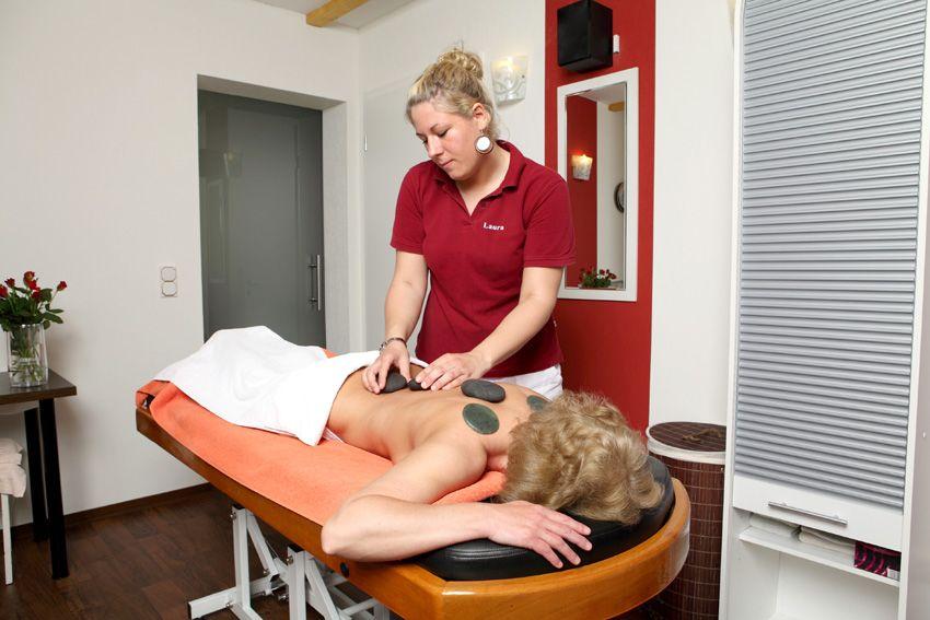 Besondere Massage Hot-Stone-Massage