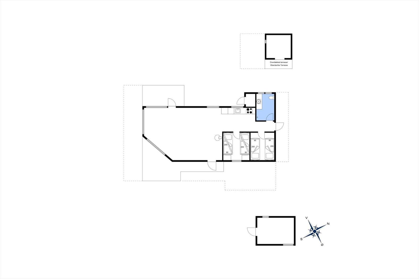 Funktionaler Grundriss mit drei Schlafzimmern, Küche und überdachter Terrasse.
