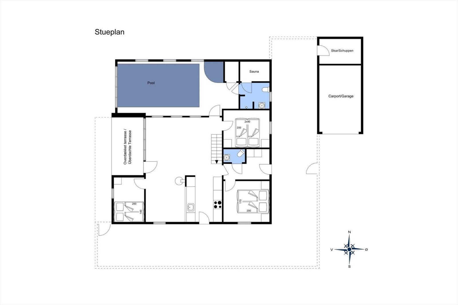 Stueplan zeigt Pool, Sauna, Garage und Schlafzimmer mit Betten.