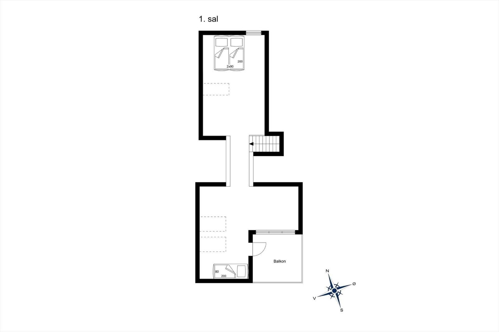 Erdgeschoss mit Schlafzimmer, Bad und Balkon. Treppenhaus zum ersten Stock.