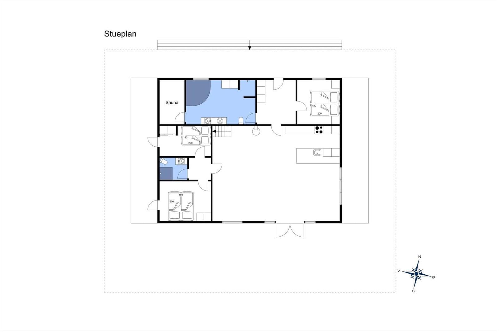 Floor plan shows sauna, bedrooms, and kitchen with room dimensions.