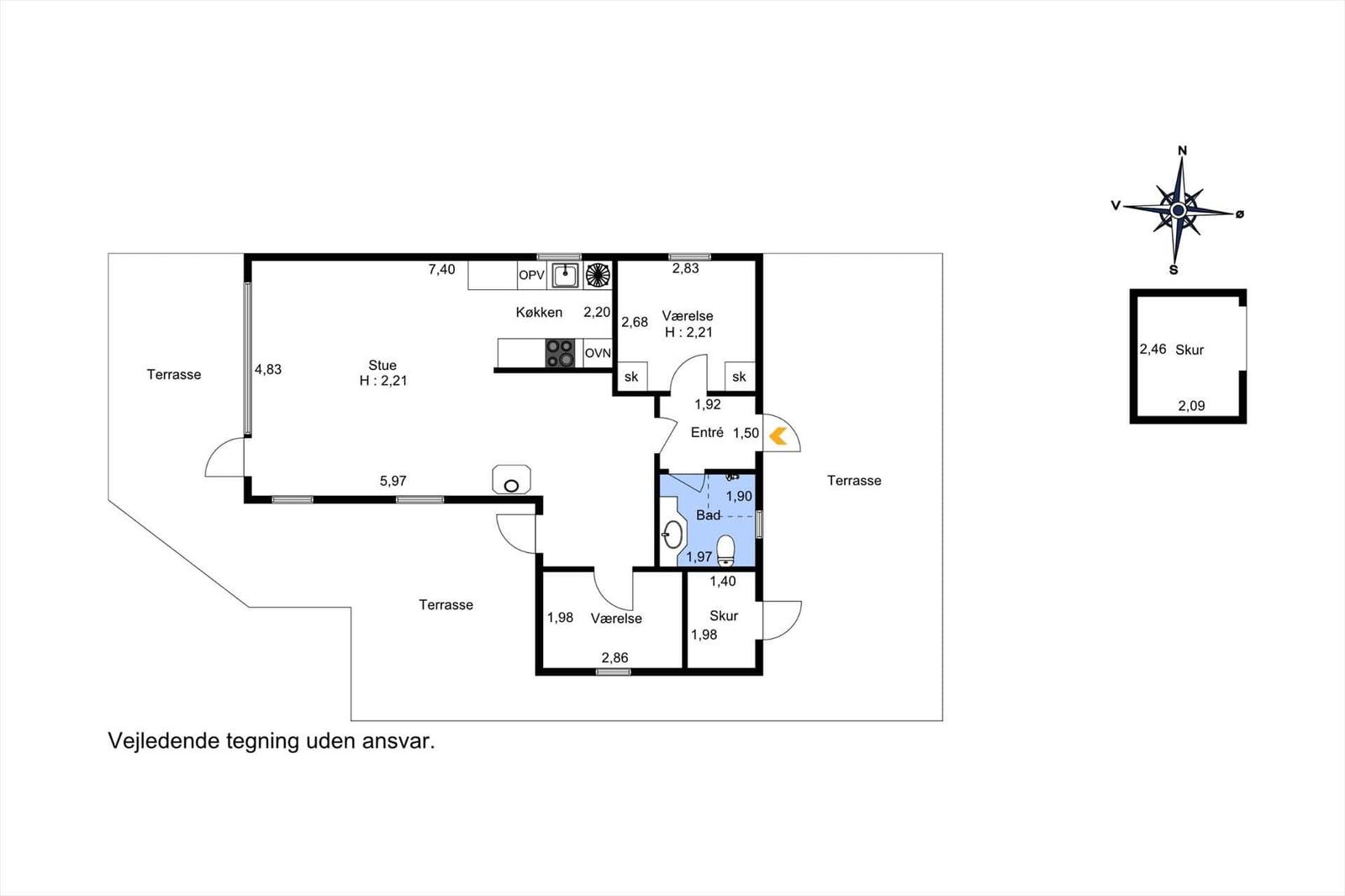 Wohnung mit Küche, Bad, zwei Schlafzimmern und Terrassen. Skur und Kompass eingezeichnet.