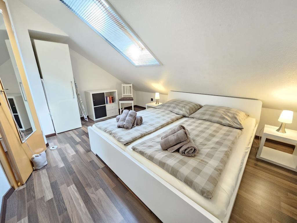 Schlafraum 2 im OG mit Doppelbett