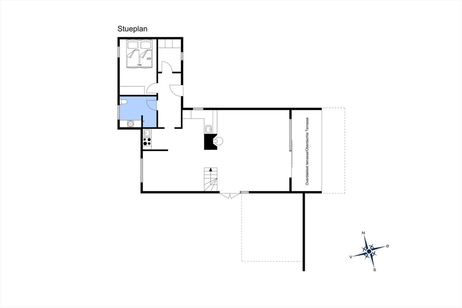 Stueplan zeigt Schlafzimmer, Küche, Bad und überdachte Terrasse.