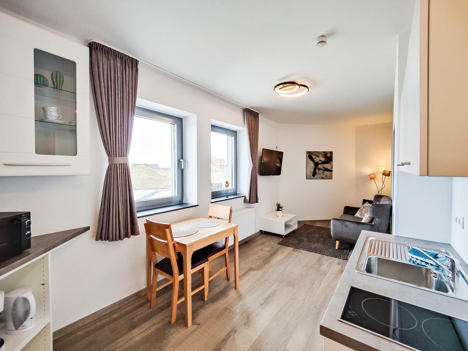 Wohn-/ Esszimmer mit Küche