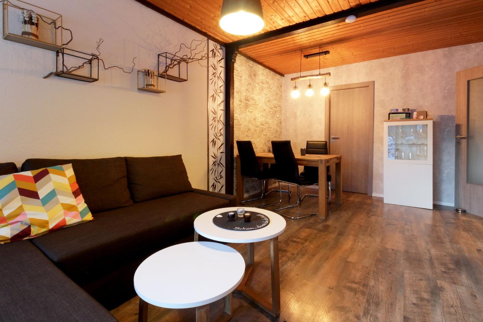 Wohnzimmer und Essbereich