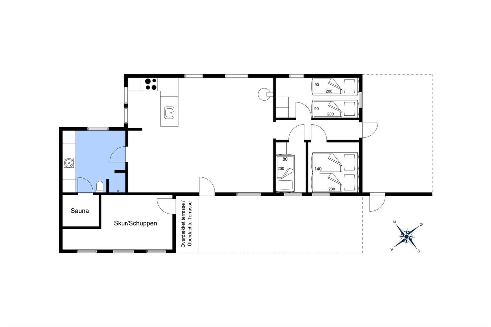 Dieses Haus hat eine Sauna, Küche, drei Schlafzimmer und eine überdachte Terrasse.
