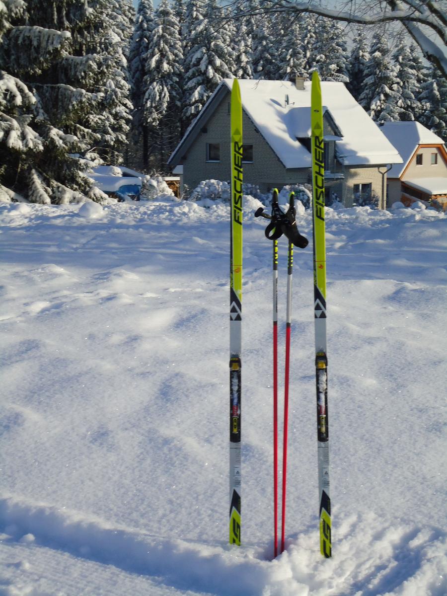 Langlaufloipe direkt hinter dem Haus