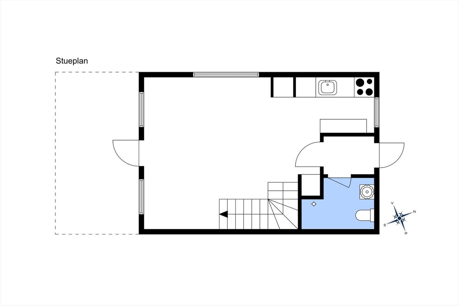 Stueplan zeigt Wohnbereich, Küche, Bad und Treppe.