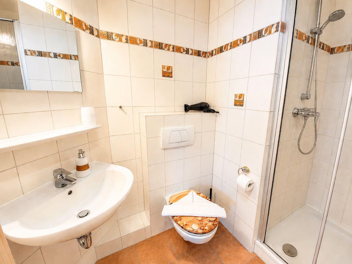 erstes Badezimmer