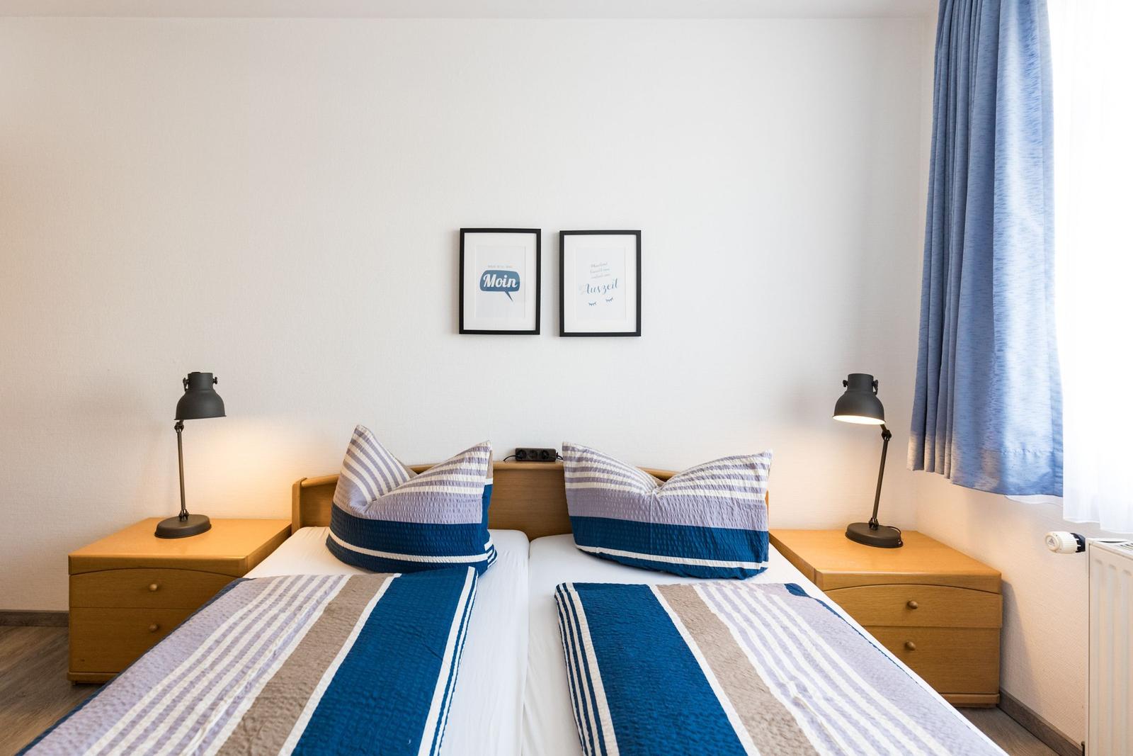 Schlafzimmer 1