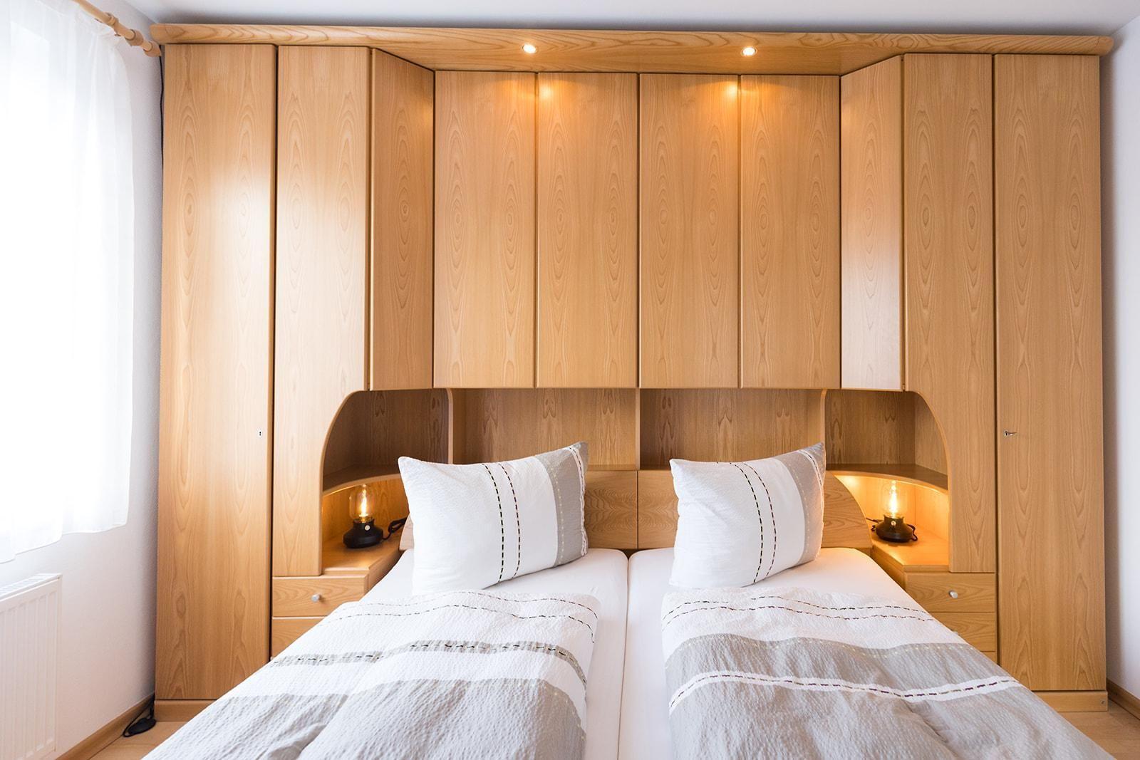 Schlafzimmer 1