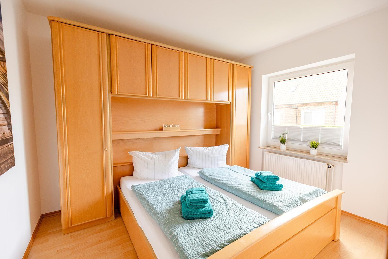 Schlafzimmer 1