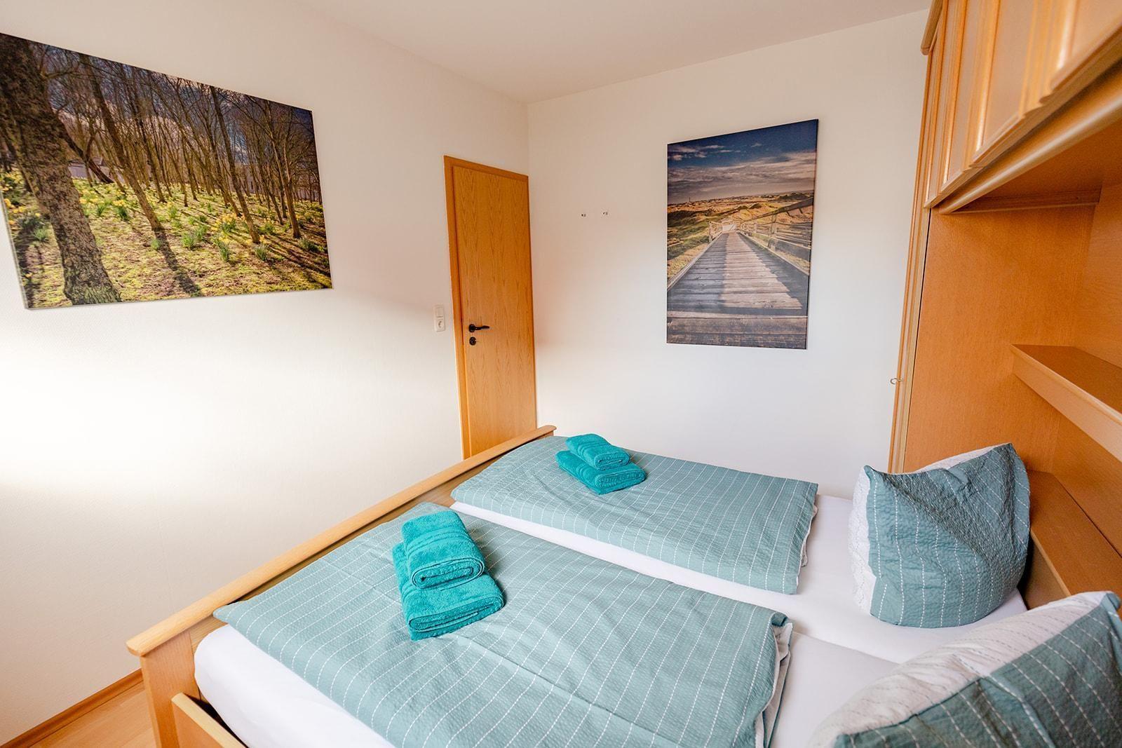 Schlafzimmer 1