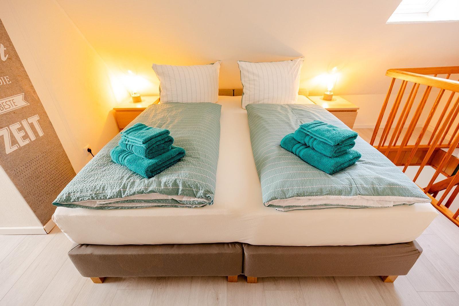 Schlafzimmer 1