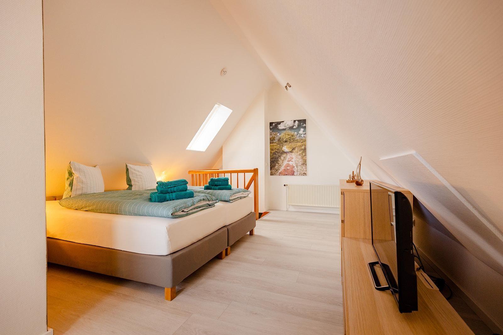 Schlafzimmer 1