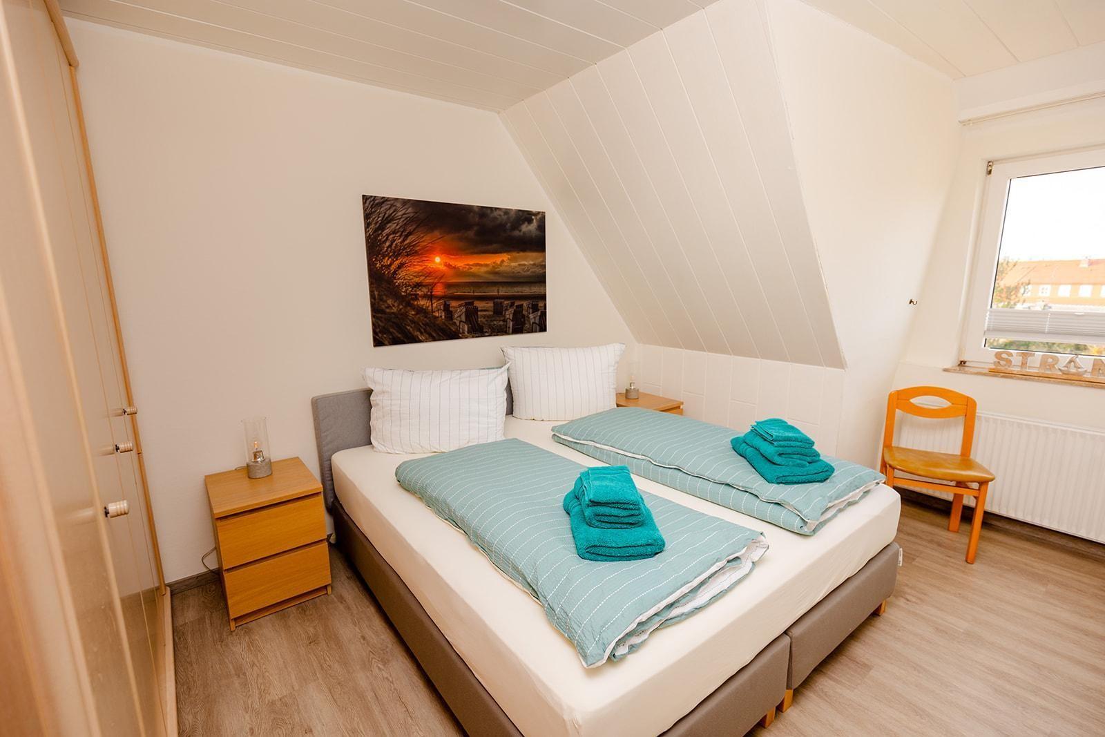 Schlafzimmer 1