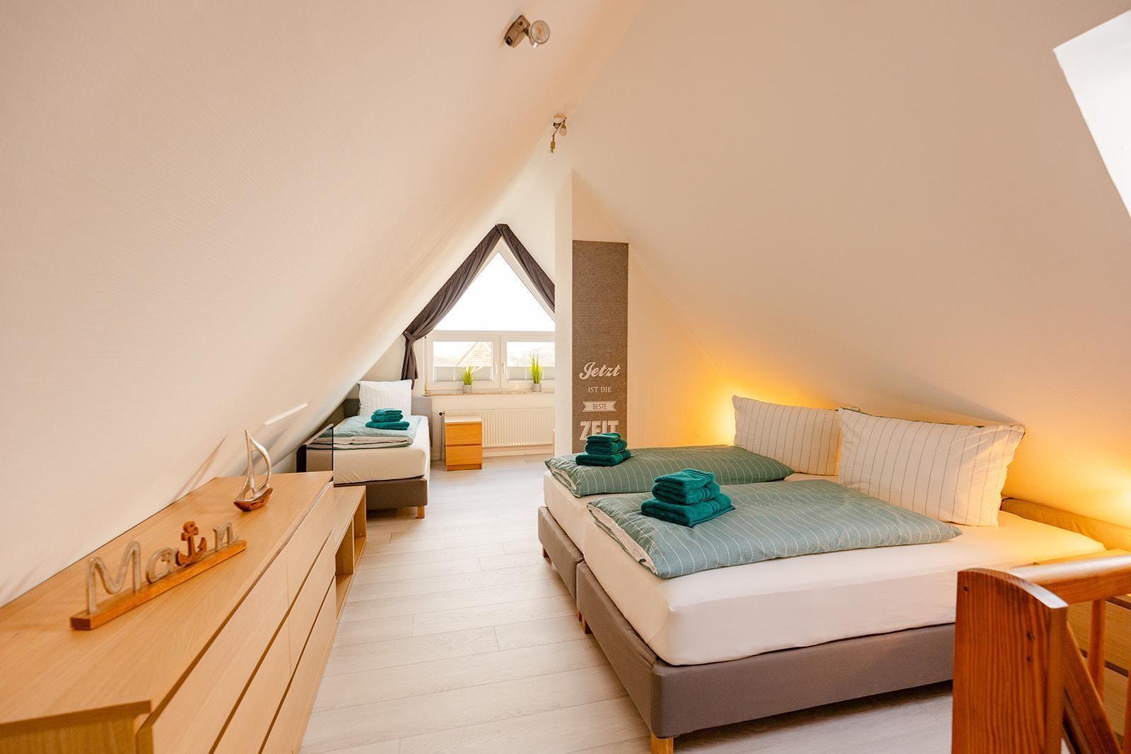 Schlafzimmer 1