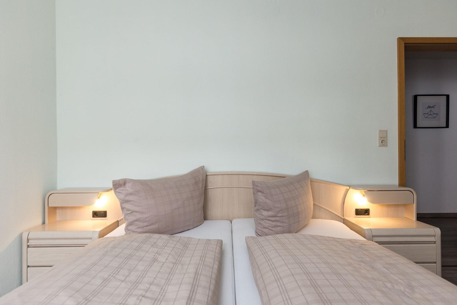 Schlafzimmer 1