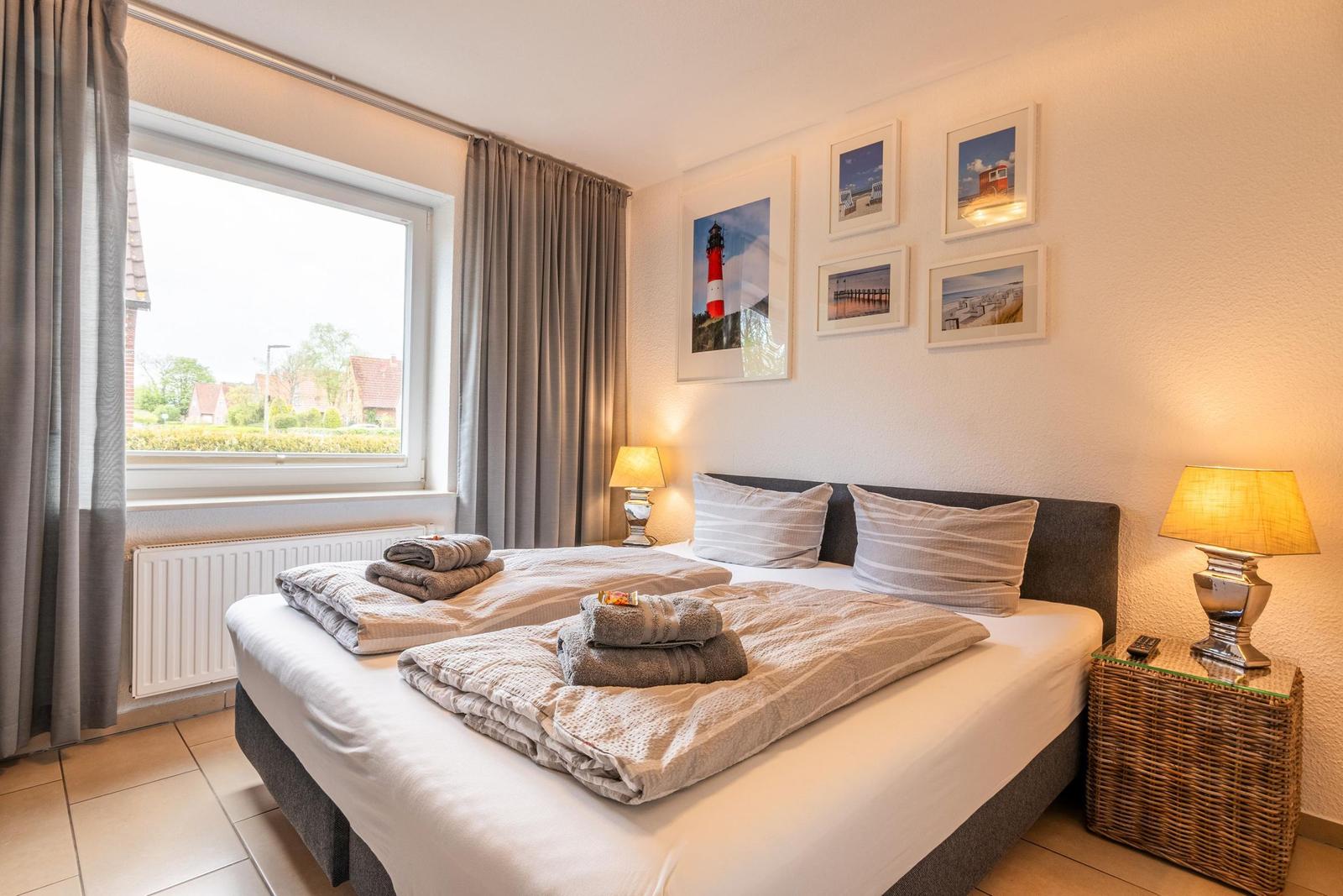 Schlafzimmer 1