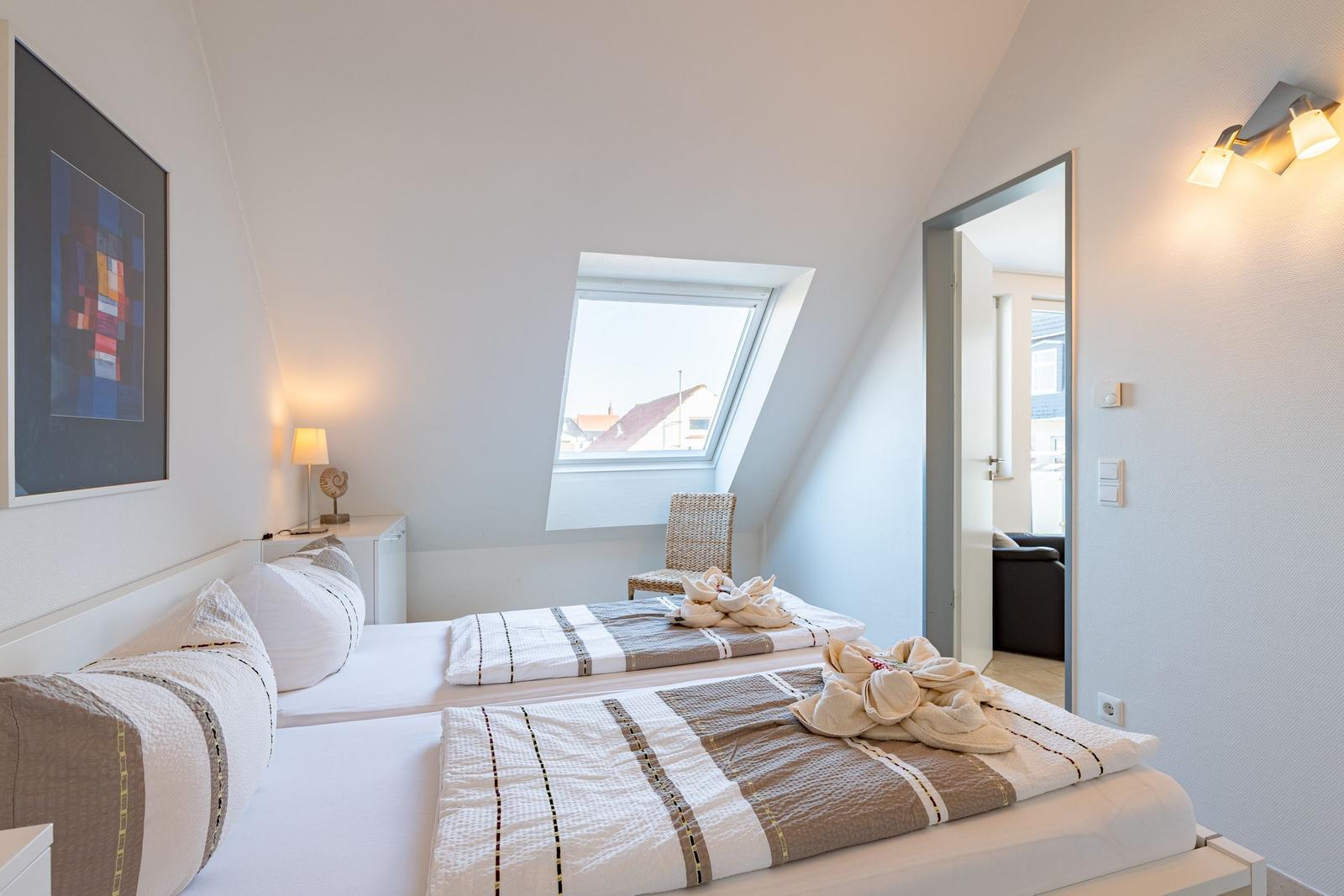 Schlafzimmer 1