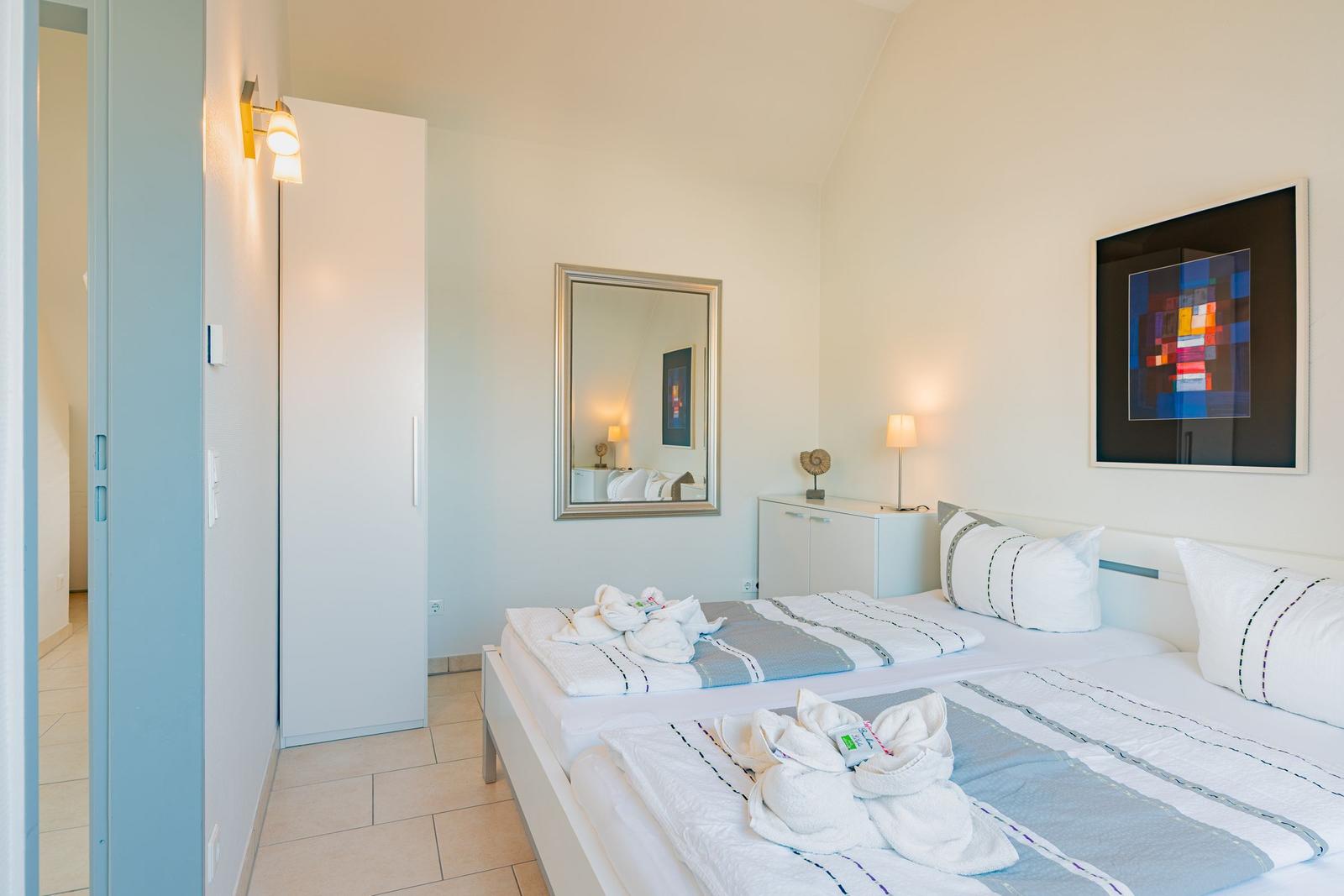 Schlafzimmer 1