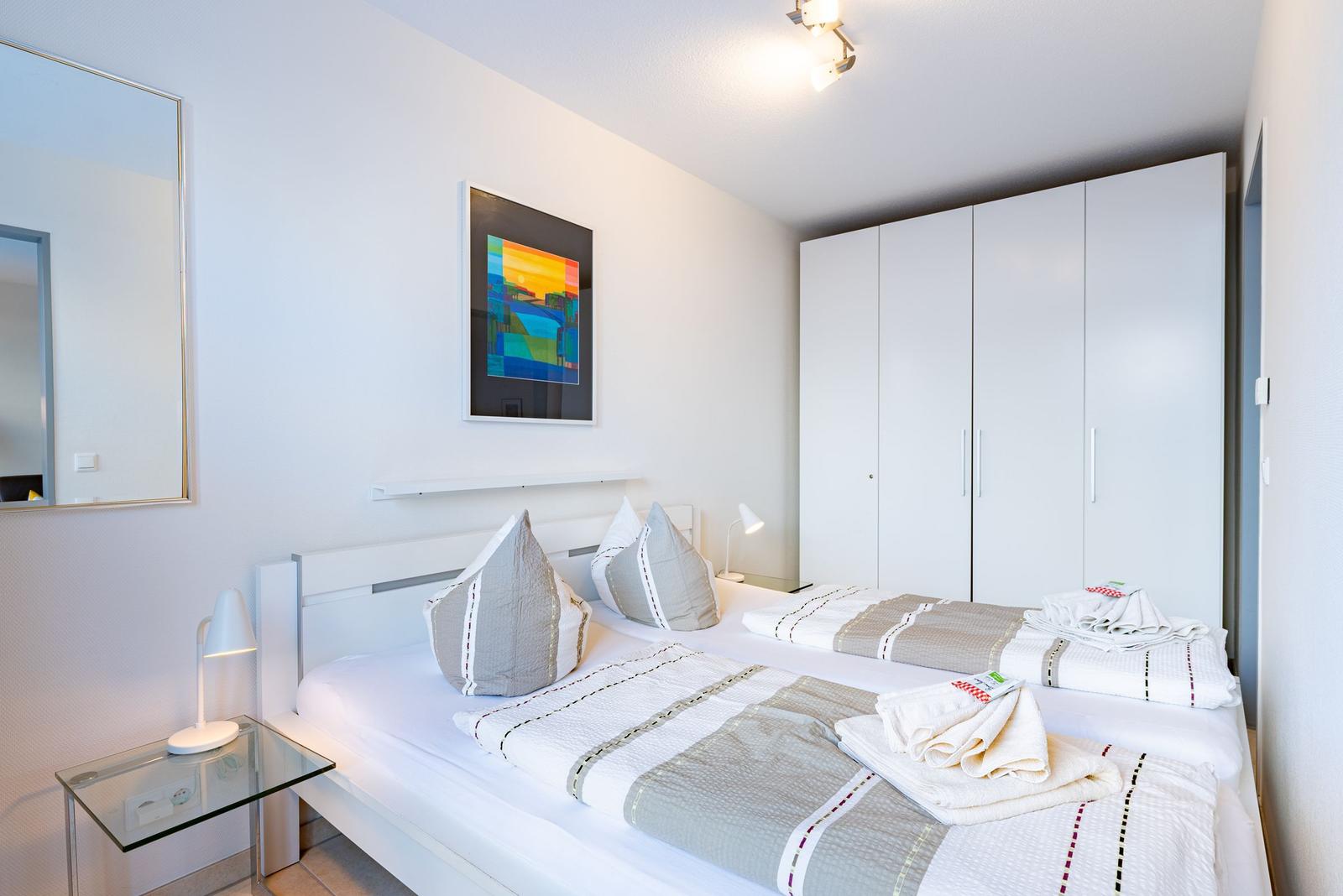 Schlafzimmer 1